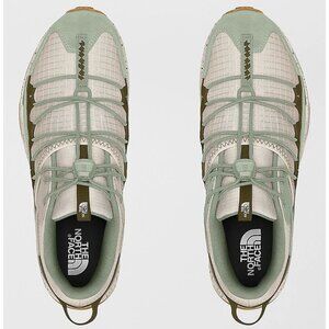 The North Face Vectiv Taraval sneakers in White Sage / Dark Green 6M3